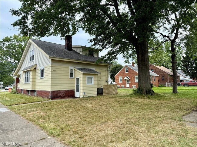Building Photo - 4162 W 140th St