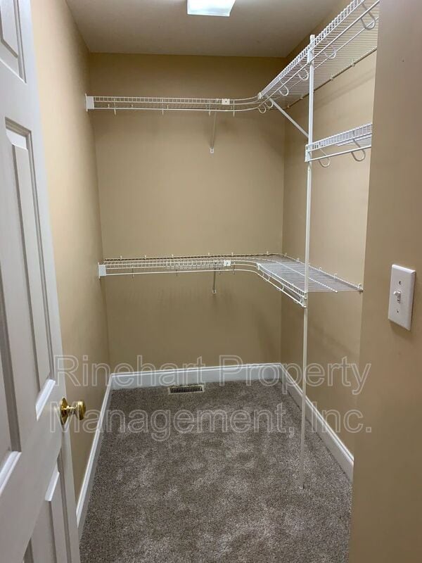Building Photo - 6014 Featherstone Ct