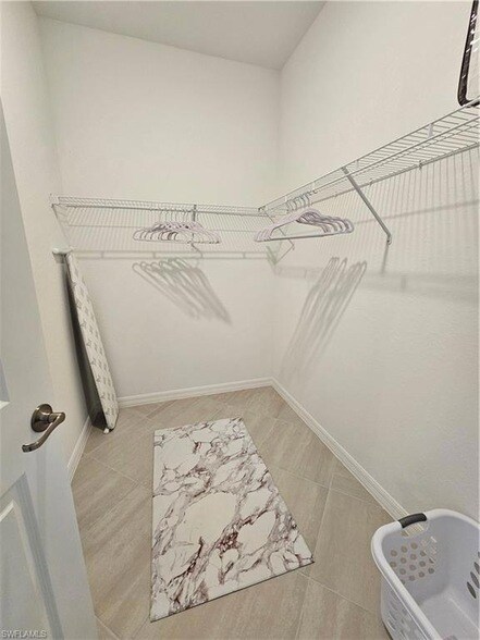 Building Photo - 2437 Orchard St