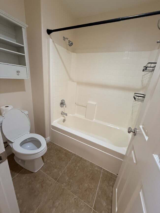 Building Photo - Spacious 5-Bed Family Home w/ 3-Car Garage Near Top Schools in Orange Crest.  One large bedroom a...