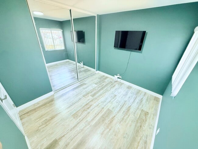 1 of 2 Bedrooms to Choose from! Clean & Private 100 sq.ft space with TV & FireStick included!*Wifi* - 1317 Magnolia Ave