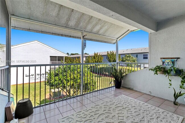 Building Photo - 2626 SE 20th Ct