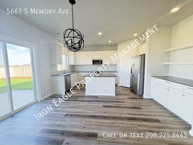 Building Photo - 5667 S Memory Ave