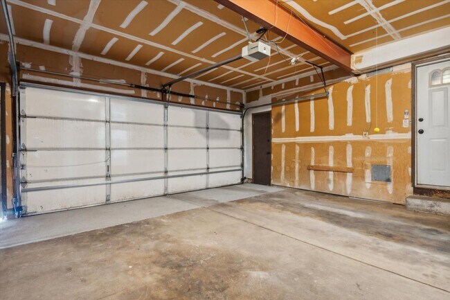 Building Photo - 1250 S Monaco St Pkwy