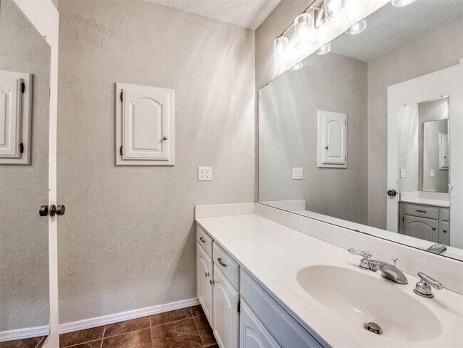 Building Photo - 4605 Dove Tree Ln