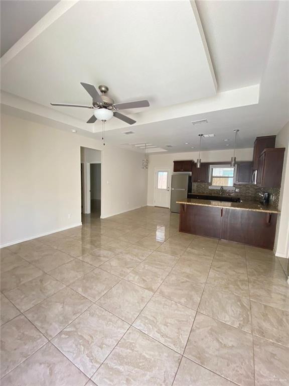 Building Photo - 9 E la Cantera Ave
