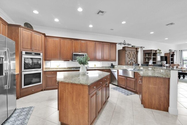 Building Photo - 10703 Versailles Blvd