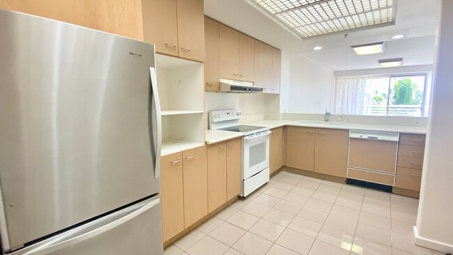 Building Photo - Spacious 2 Bedroom, 2 Bath, with 2 Parking Stalls - Kalele Kai in Hawaii Kai