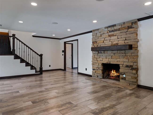 Building Photo - 3025 Pine Ridge Rd