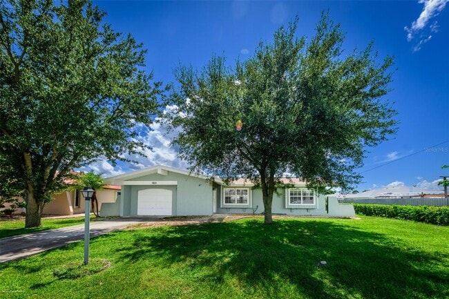 Primary Photo - 2498 Abscott St