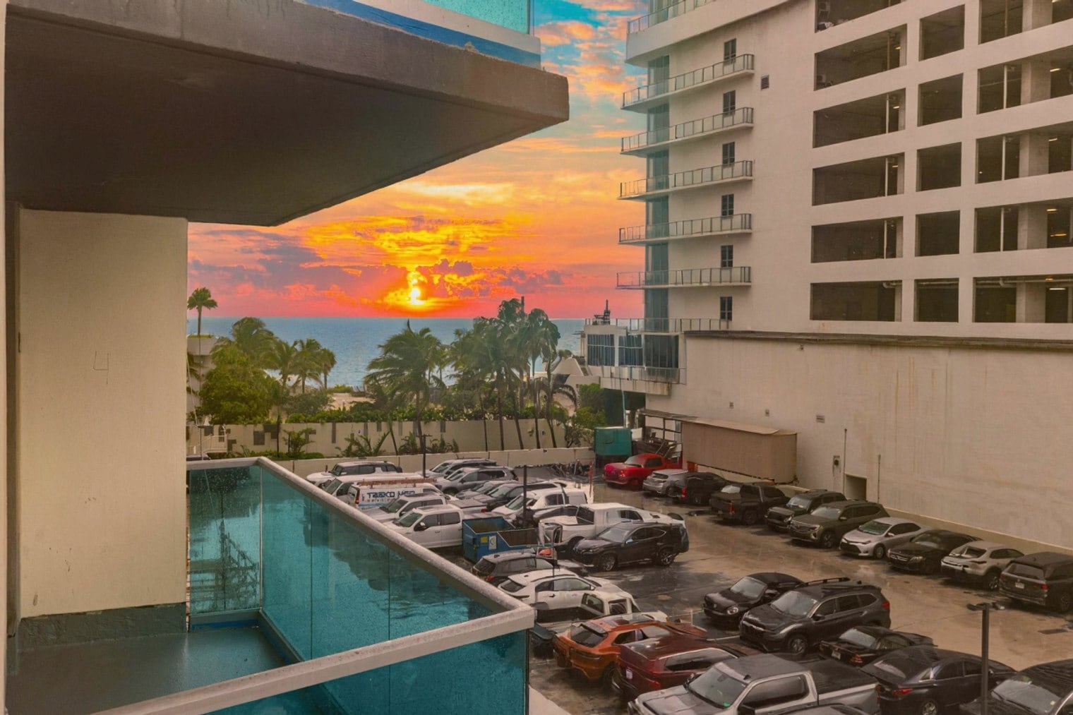 Building Photo - 4001 S Ocean Dr