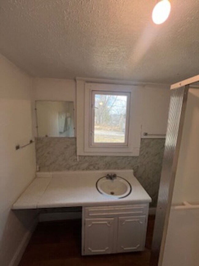 Building Photo - SUMMER SPECIAL!! 1 bedroom, 1 bath duplex