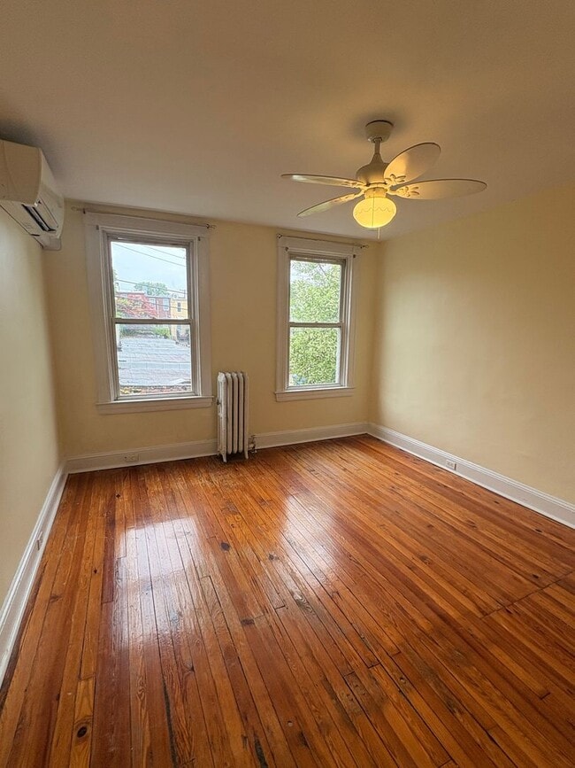 Building Photo - Gorgeous Hampden 2bd/2ba w/ Fin Bsmt, W/D, A/C and more! Available now
