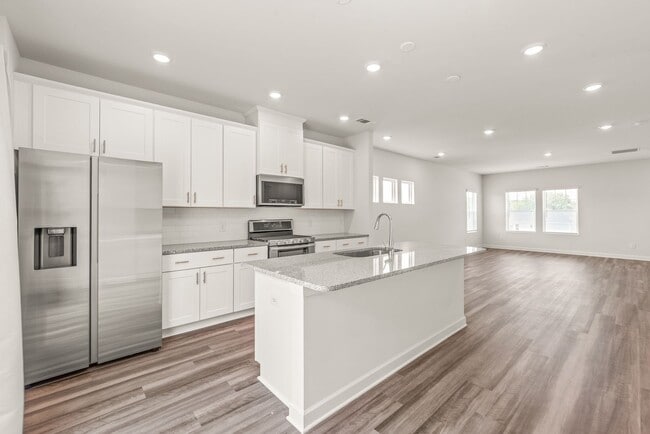 Building Photo - 7136 Bryce Ave