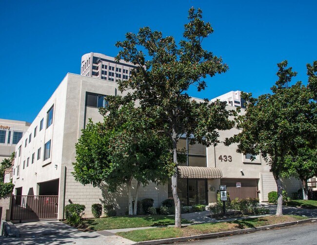 Building Photo - 433 N. Louise Street