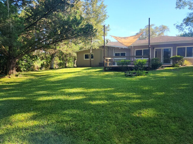 Building Photo - 38 Sunset Dr