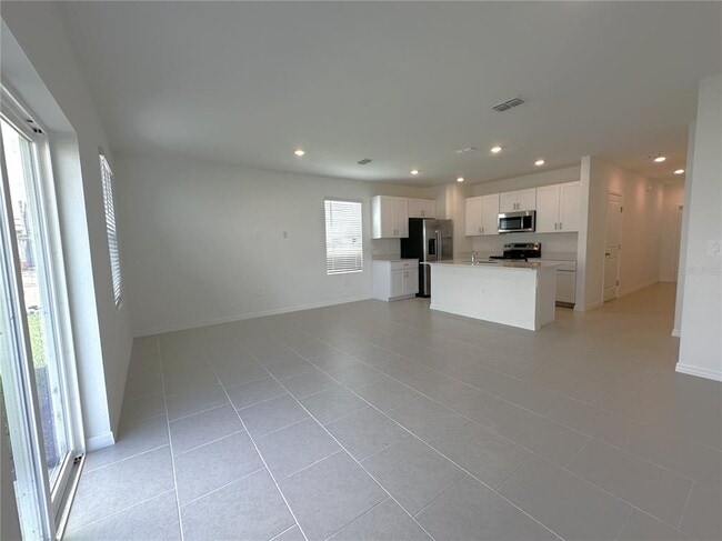 Building Photo - 28537 SWEET MEADOW Dr