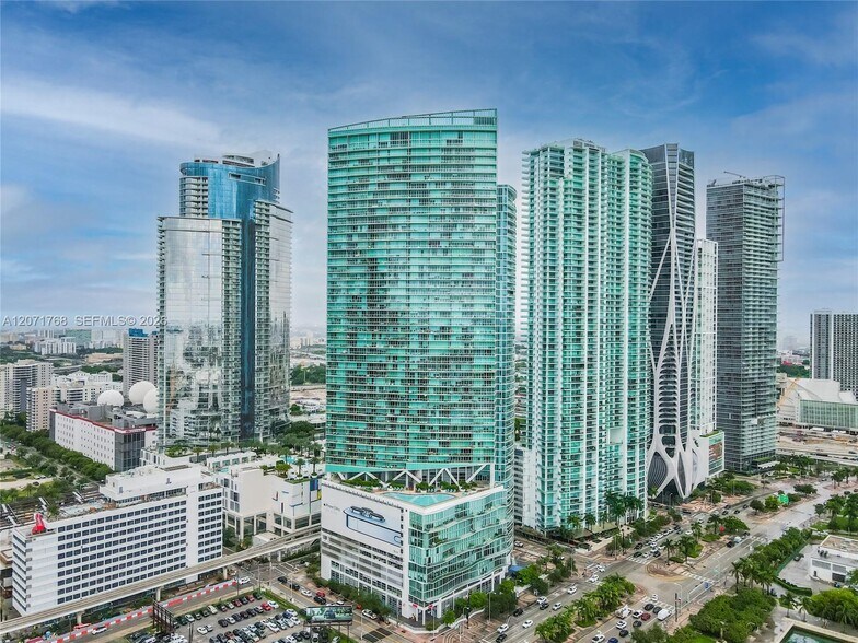 Building Photo - 888 Biscayne Blvd