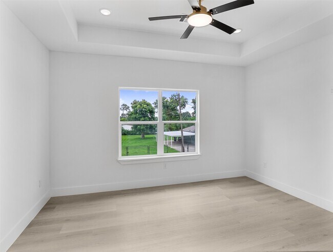 Building Photo - 4111 E Toliver St