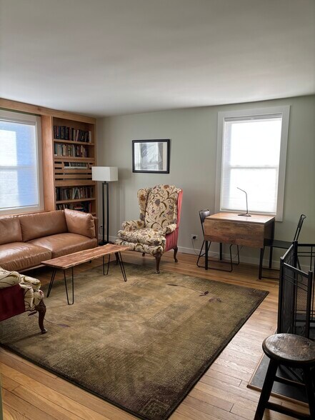 Building Photo - 102 N George Mason Dr