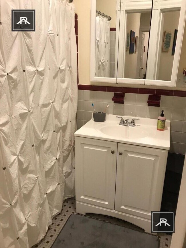 Building Photo - 1 bedroom in Brookline MA 02446