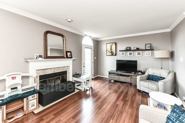 Building Photo - 21820 Leatherleaf Ct