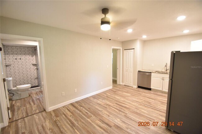 Building Photo - 419 Stremma Rd