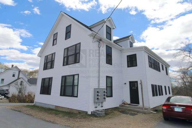 Building Photo - 253 1st NH Turnpike