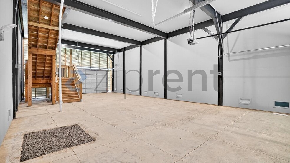 Building Photo - Unit