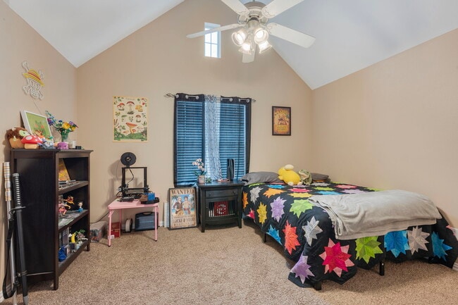 Building Photo - 1001 Krenek Tap Rd