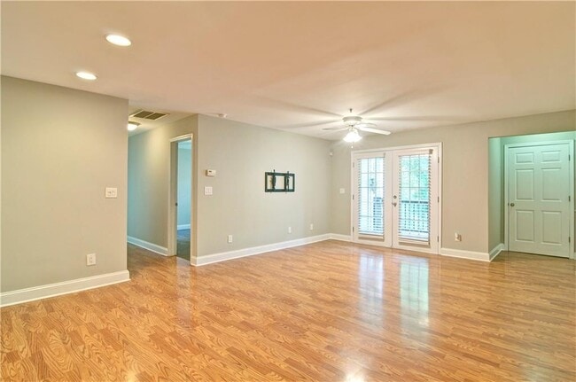 Building Photo - 504 Madison Ct