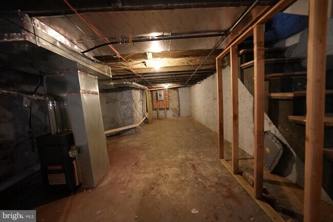 Building Photo - 5214 Heston St