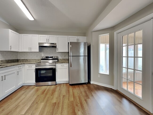 Building Photo - 430 Maple Pointe Dr