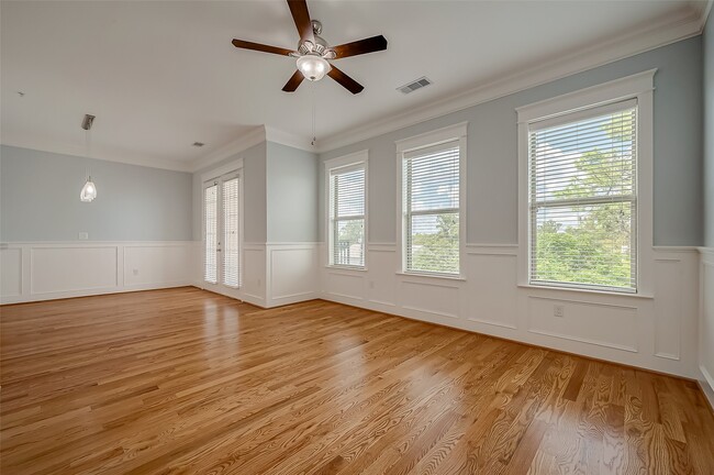 Building Photo - 2802 Morrison St