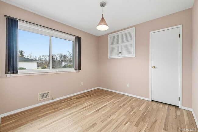 Building Photo - 20 Steuben Dr