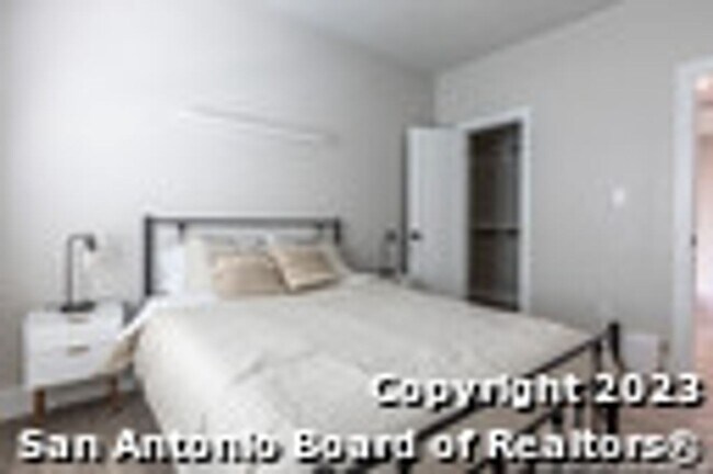 Building Photo - 343 Porter St