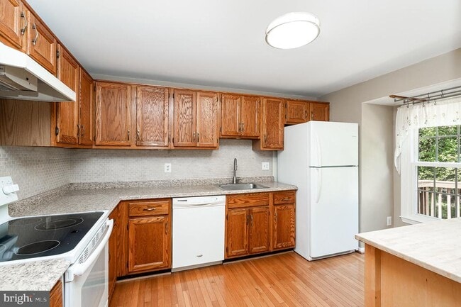 Building Photo - 6580 Lochleigh Ct