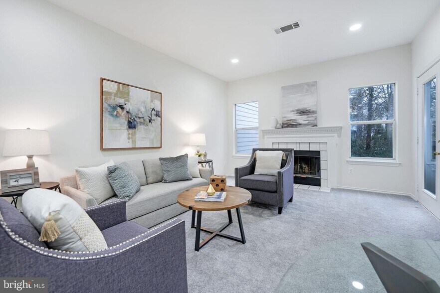 Building Photo - 4405 Sedgehurst Dr