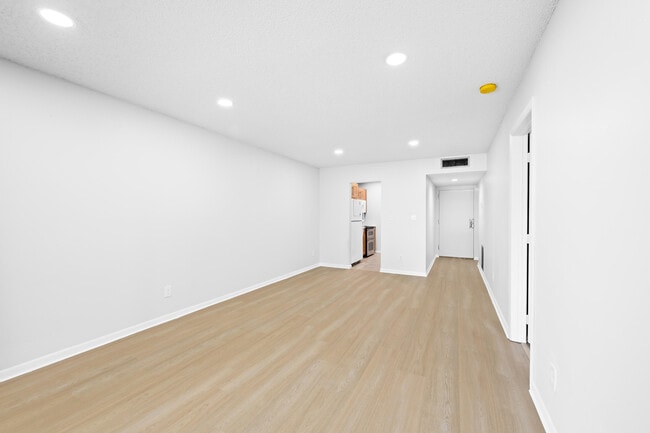 Building Photo - 4276 NW 89th Ave