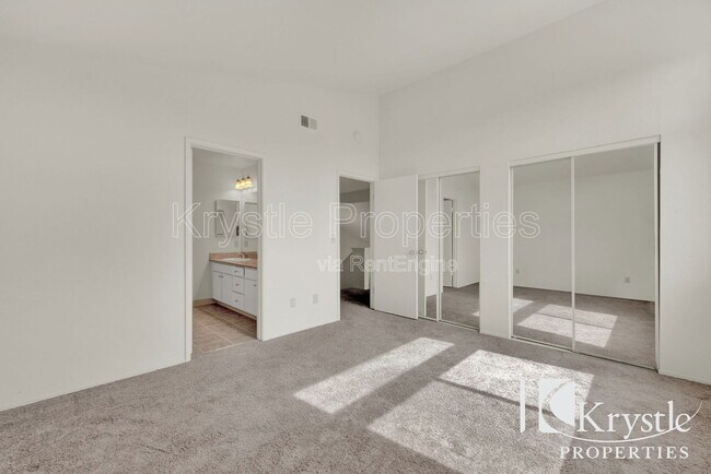 Building Photo - 267 Quartz Ln