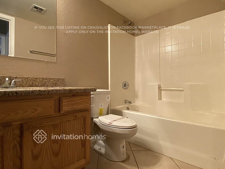 Building Photo - 11194 W Granada Rd