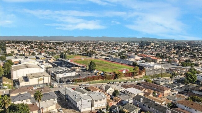Building Photo - 959 W 17th St