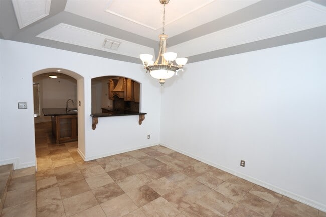 Building Photo - 609 St James Ct