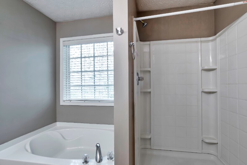 Building Photo - 3999 Riverside Pkwy