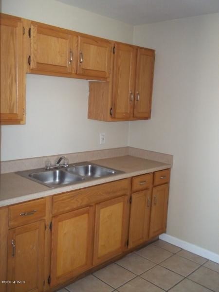 Building Photo - 425 N 18th Dr