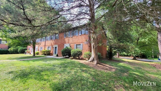 Building Photo - 5813 Nottoway Ct