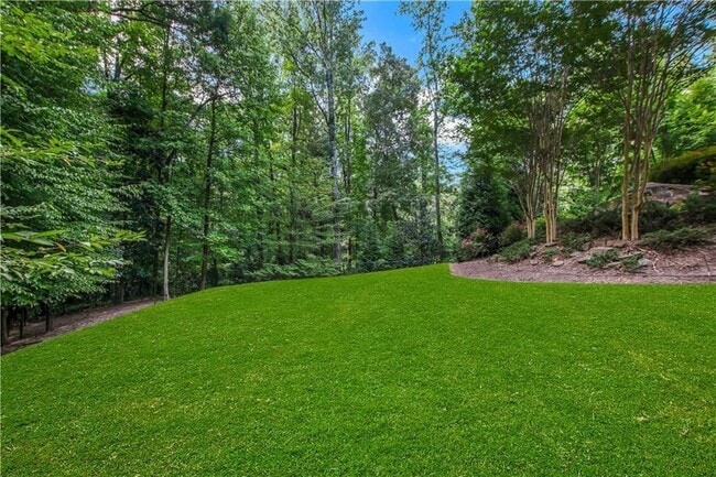 Building Photo - 5265 Peachtree Dunwoody Rd NE