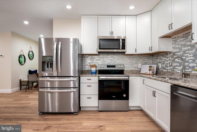 Building Photo - 1400 Lower View Ct