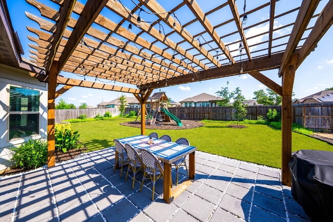 Building Photo - Stylish Corner Homesite on a Quiet Cul-de-...