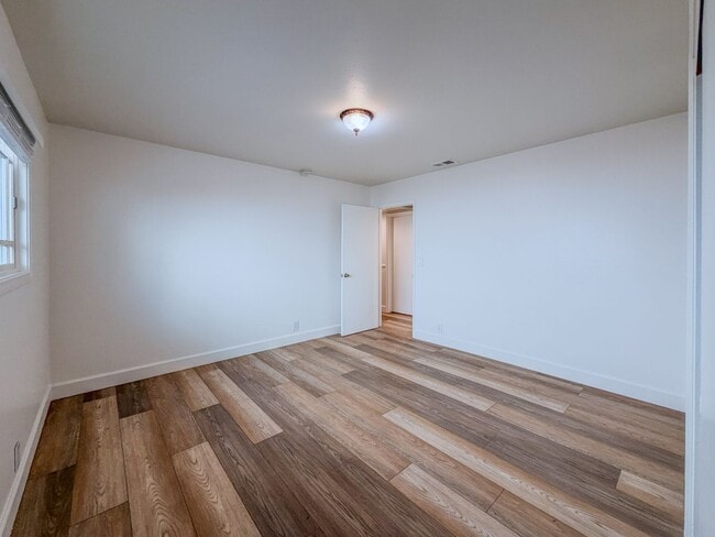 Building Photo - 5142 Sandpiper Way